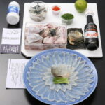 【ふるさと納税】【配達日時指定必要】本場関門とらふぐ刺身・ふぐ鍋セット(2〜3人前) ふく一 刺身 アラ 切身 マフグ 皮刺し 高等葱 刻み ポン酢 もみじおろし 昆布 かぼす 塩 フグ 国産 冷蔵 福岡県 送料無料 ※ご入金日から14日以降でご希望のお届け日を記載ください。